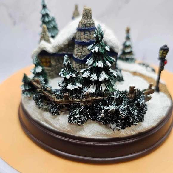 Thomas Kinkade Stonehearth Hutch lighted cottage collection, winter - Picture 4 of 8